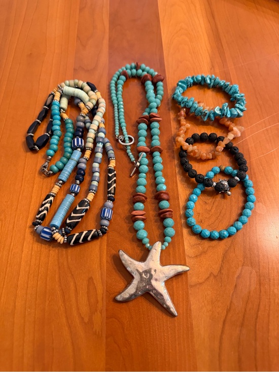 Jewelry - 6 Piece Beaded Jewelry Set! Turquoise Beach Vibes! 2 Necklaces and 4 Bracelets!!